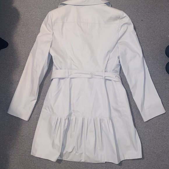 Rare Burberry Trench Khaki with silver buttons and back hem ruffle sz 10 - Picture 2 of 16